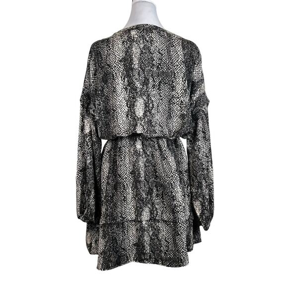 Peach Love Cali Snakeskin Dress Womens Size M Black Gray Stretchy Waist Edgy Fun - Picture 4 of 12